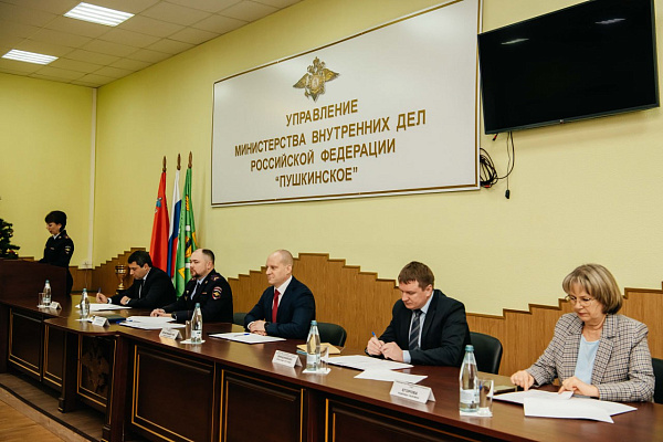 Принял участие в оперативном совещании УМВД России «Пушкинское» по итогам 2025 года.
