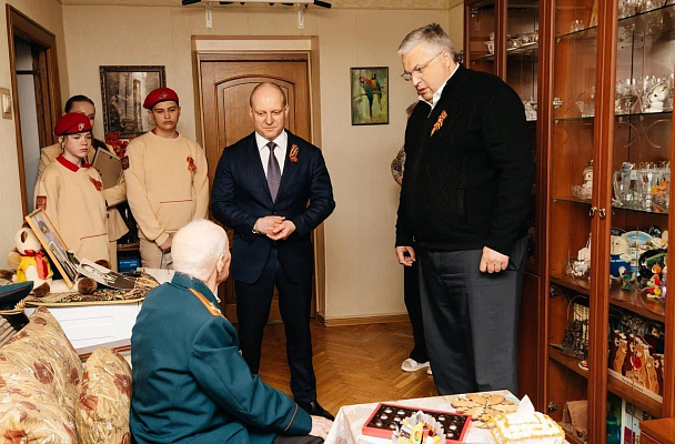 🎗С министром жилищно-коммунального хозяйства Московской области Кириллом Григорьевым поздравили ветерана Великой Отечественной войны Алексея Михайловича…