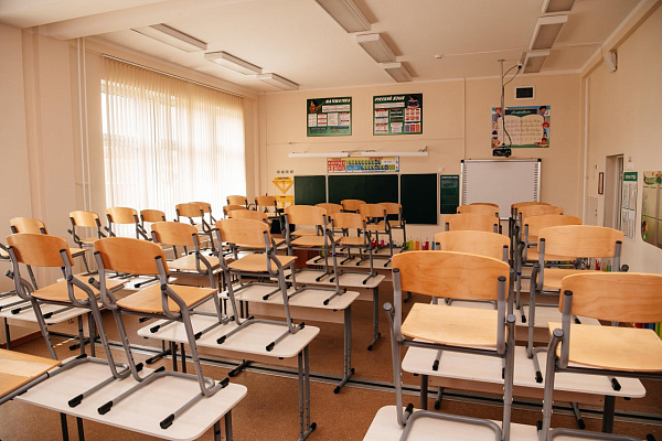 📚 В округе продолжается подготовка к новому учебному году До середины августа межведомственной комиссией проводится приёмка образовательных организаций. Всего планируется проверить 143 здания, в то…