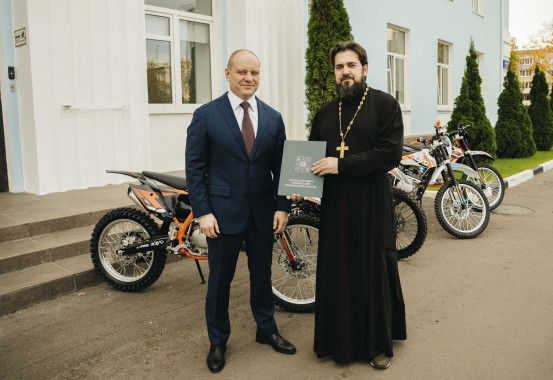 Передача гум. помощи