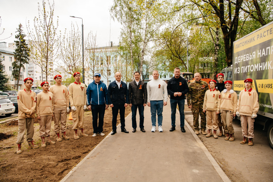 Общее фото  акции «Сад Памяти».