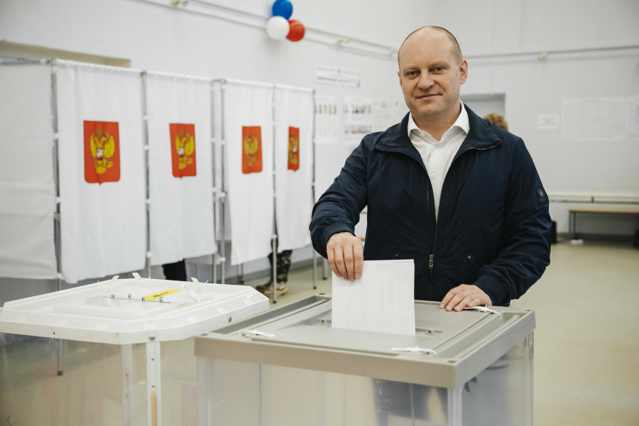 Максим Красноцветов проголосовал