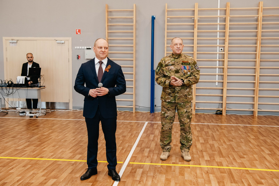 Максим Красноцветов и участник СВО